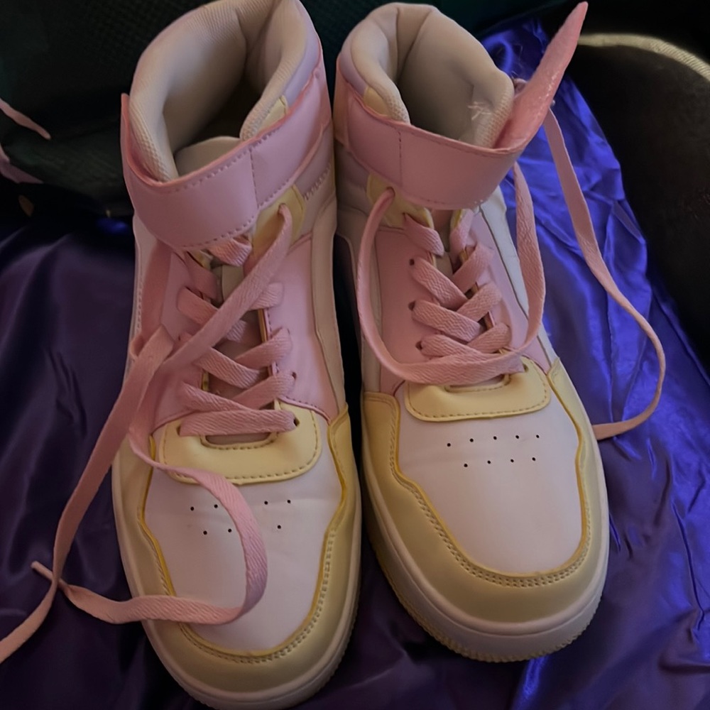 Women’s Shoes